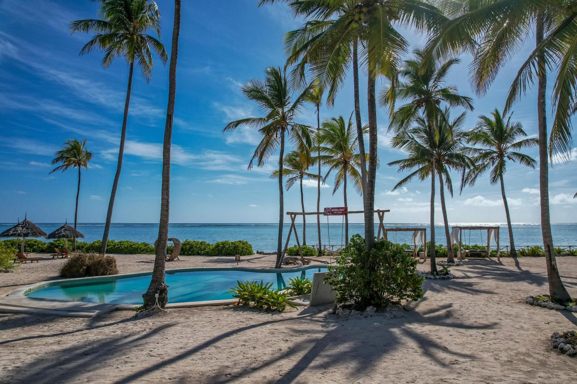 Natural Park Villa Resort Pingwe Exterior foto