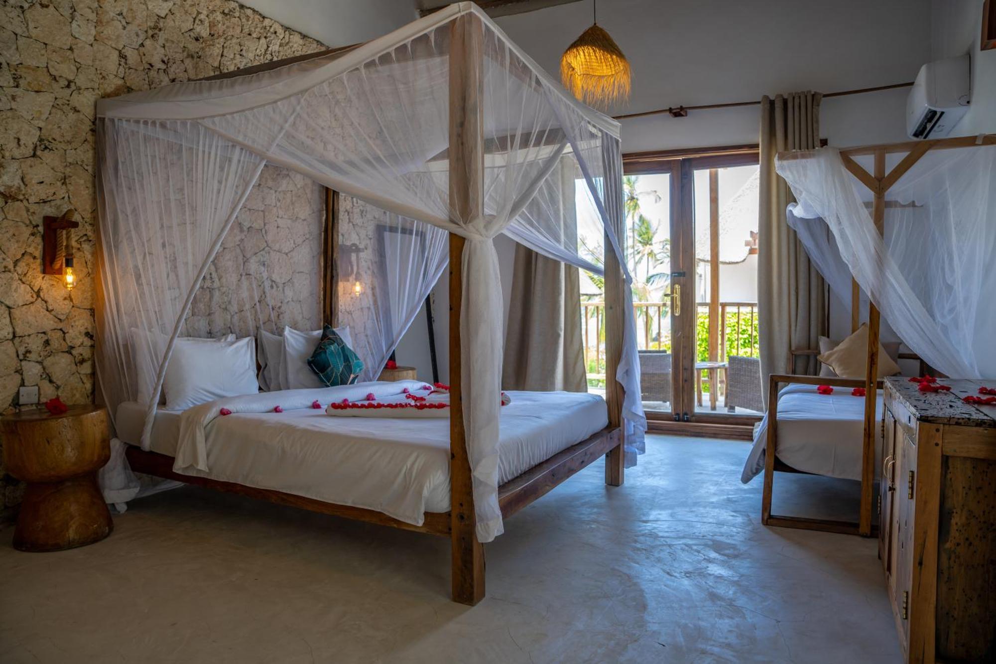 Natural Park Villa Resort Pingwe Exterior foto